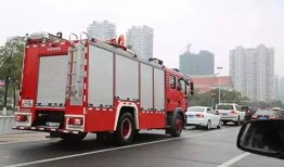 郑州消防车爆料案件视频,真相与争议交织的消防现场纪实