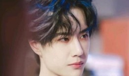 王一博粉丝机场爆料视频,独家视频揭秘明星日常瞬间